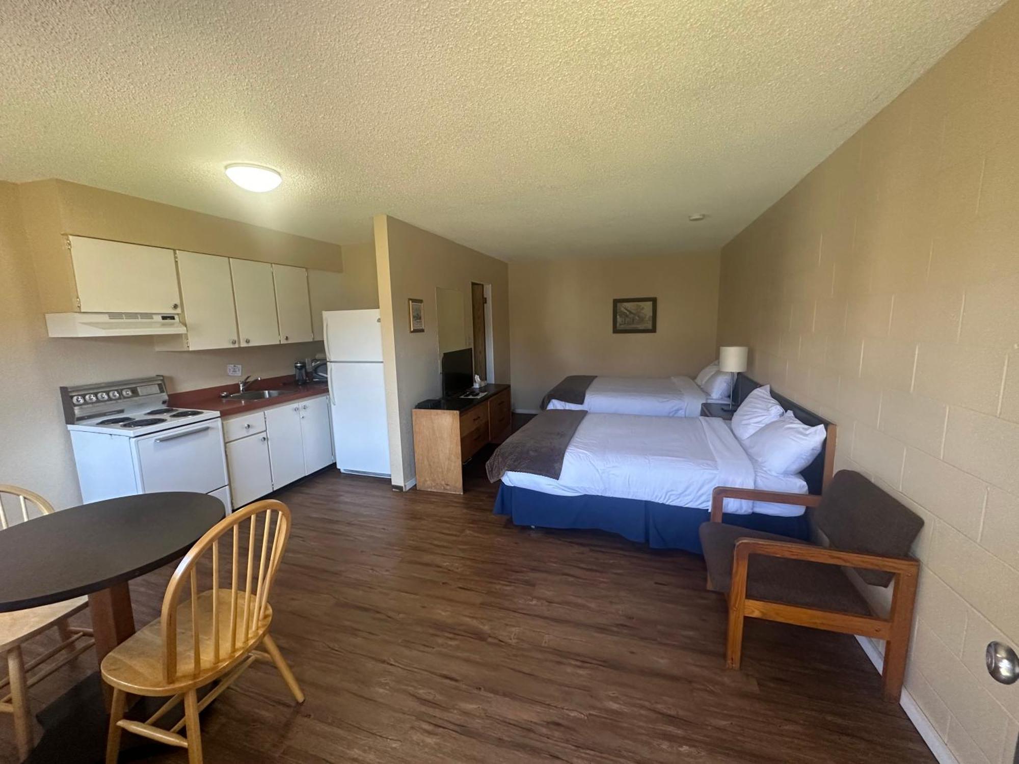 Island West Resort-Motel Ucluelet Rum bild
