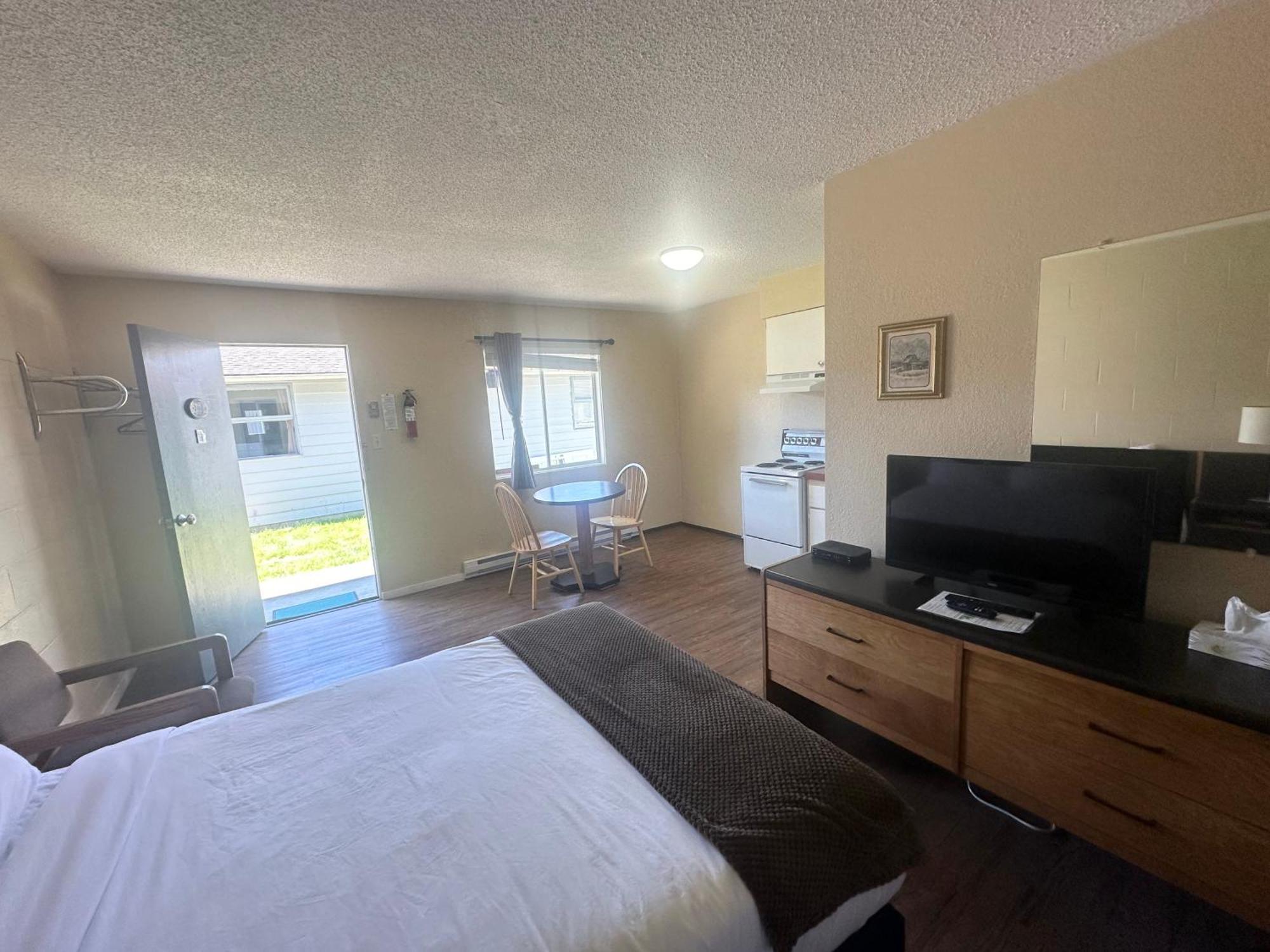 Island West Resort-Motel Ucluelet Rum bild